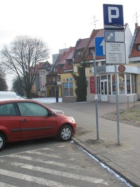 Strefy parkingowe czekają gotowe. Od środy za pozostawienie auta na przykład na ul. Słowiańskiej trzeba będzie zapłacić