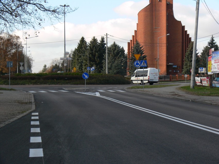 Ulica Mickiewicza - droga powiatowa w centrum Sandomierza.