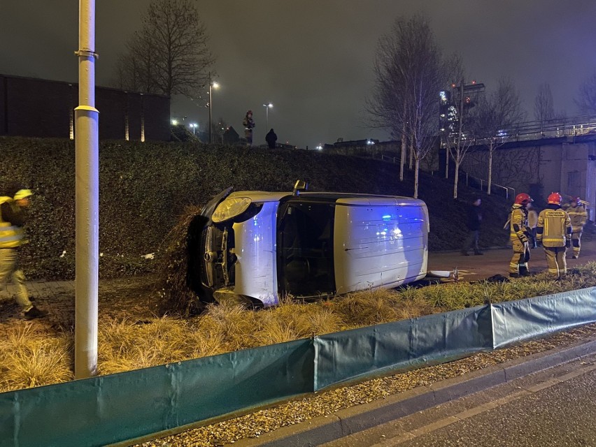 Wypadek busa w Katowicach na wysokości NOSPR w stronę Chorzowa