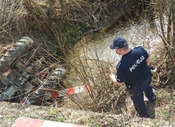 Tragiczny wypadek w Ulanicy. Ciągnik przygniótł 50-latka. Mężczyzna nie żyje