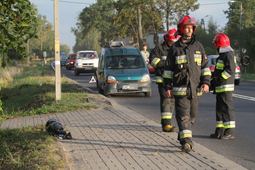Groźny wypadek pod Wrocławiem. Motocyklista zabrany śmigłowcem do szpitala