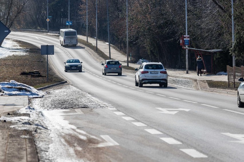 Ulica Raginisa to droga wojewódzka 676 prowadząca do...