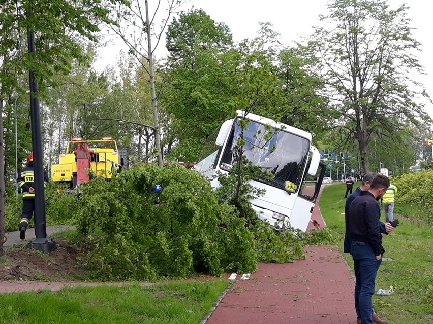 wypadek autobusu szkolnego w Rudzie Śląskiej