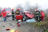 Wypadek w Kobylnikach: Czołowe zderzenie z ciężarówką [ZDJĘCIA]