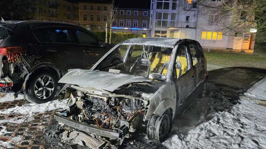 Pożar samochodu na ulicy Połczyńskiej w Koszalinie