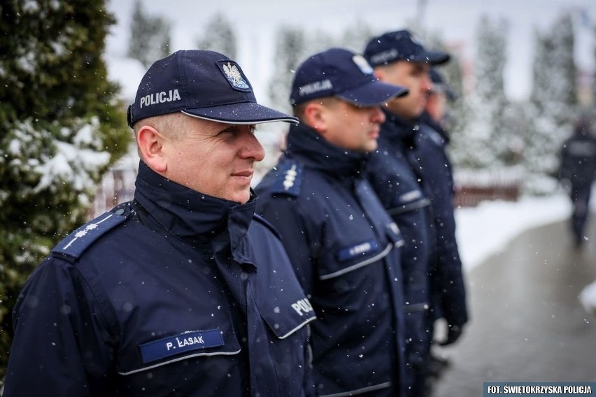 Ośmiu policjantów będzie pracowało w Posterunku Policji w Lipniku. Budynek właśnie oddano do użytku. Zobacz film i zdjęcia