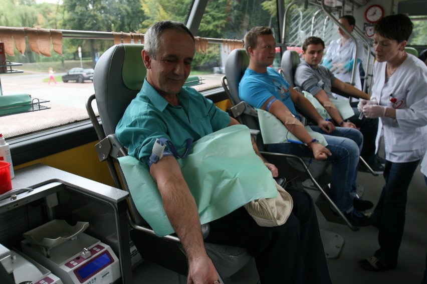 Fundacja Krewniacy, czyli oddaj krew w Sosnowcu przy Stadione Ludowym [ZDJĘCIA]