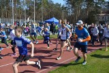 Lubliniecki Niebieski Bieg w kategorii open. Na 1500 metrów pobiegli nastolatkowie, dorośli i seniorzy ZDJĘCIA