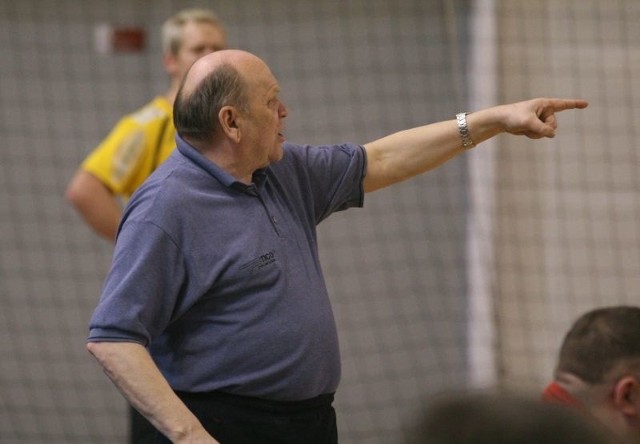 Trener Stali Mielec Ryszard Skutnik zapewnia, że jego zespół pokaże w Kielcach charakter.