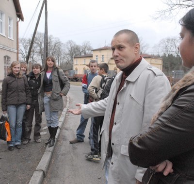 - U nas młodych ludzi jest bardzo wielu. I oni chcą mieć jakąś rozrywkę - uważa Janusz Spyra (na pierwszym planie).