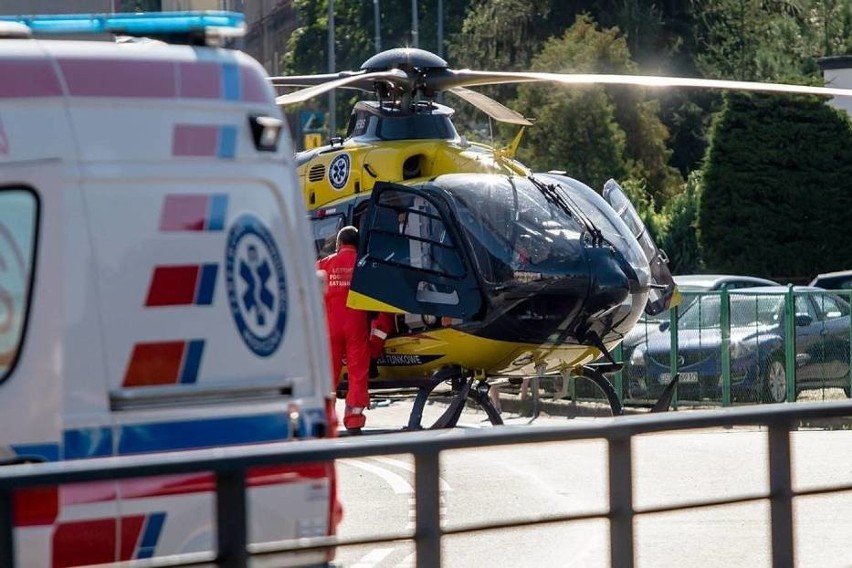 Tragiczny wypadek trzech aut. Trwa walka o życie kierowcy (ZDJĘCIA)