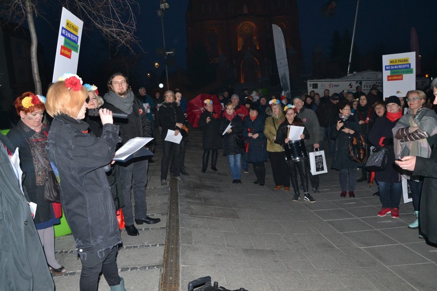 Kobiety głośno protestowały w Rybniku - na strajk przyszły tłumy WIDEO, ZDJĘCIA