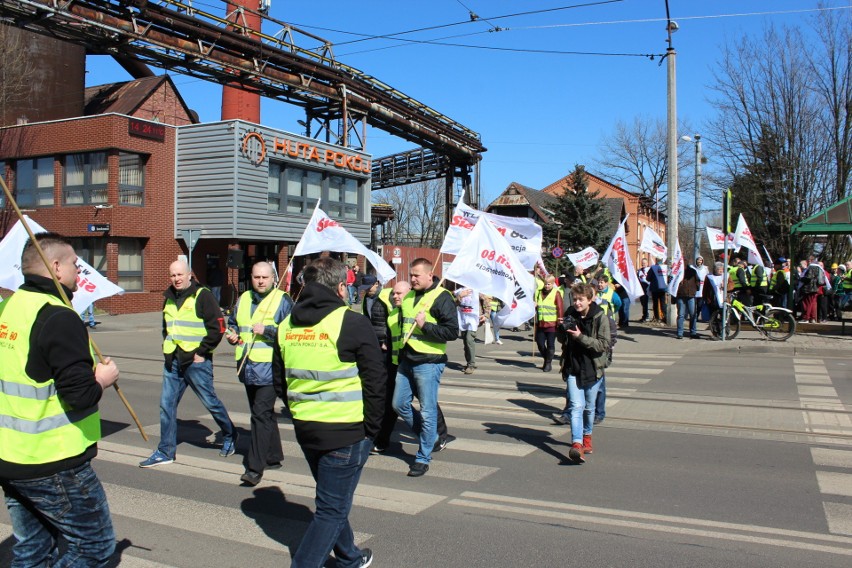 Pracownicy Huty Pokój w Rudzie Śląskiej zapowiedzieli strajk 24-godzinny. Zastrajkują 7 maja o godz. 6.00