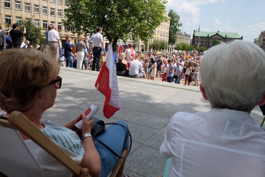 Manifestacja na placu Wolności - 4 czerwca 2016