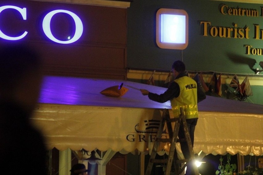 "Wrocławski Rynek wybuchnie" - policja w nocy szukała bomby w Rynku (ZDJĘCIA)