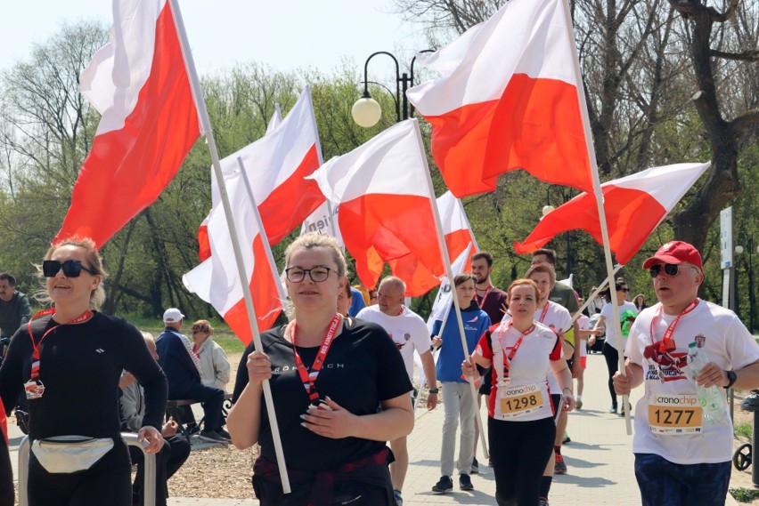 Bieg Flagi nad zalewem na Borkach w Radomiu. Zobacz zdjęcia