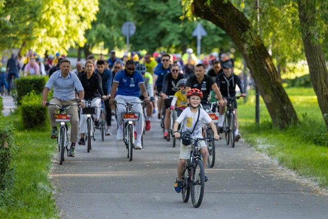 We wtorek, 14 maja, o godzinie 17.30 rozpocznie się wycieczka rowerową, w której wezmą udział zawodnicy Industrii Kielce, kibice oraz przedstawiciele kieleckiego ratusza.