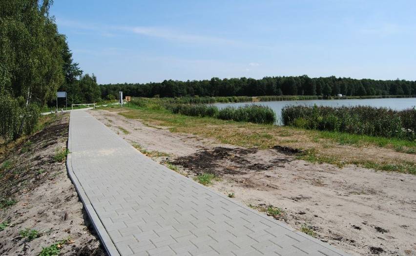 Teren wokół zalewu Klekot w gminie Włoszczowa coraz piękniejszy. Prace dobiegają końca (ZDJĘCIA)