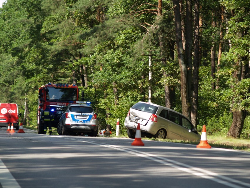 Wypadek w Repkach, na drodze wojewódzkiej nr 627. 9.08.2021. Zdjęcia
