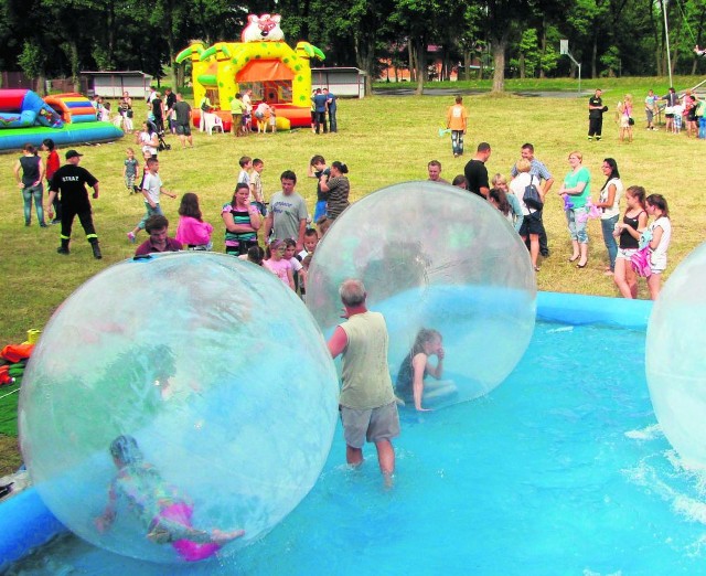 Piknik odbywał się m. in. na terenie dawnego boiska sportowego