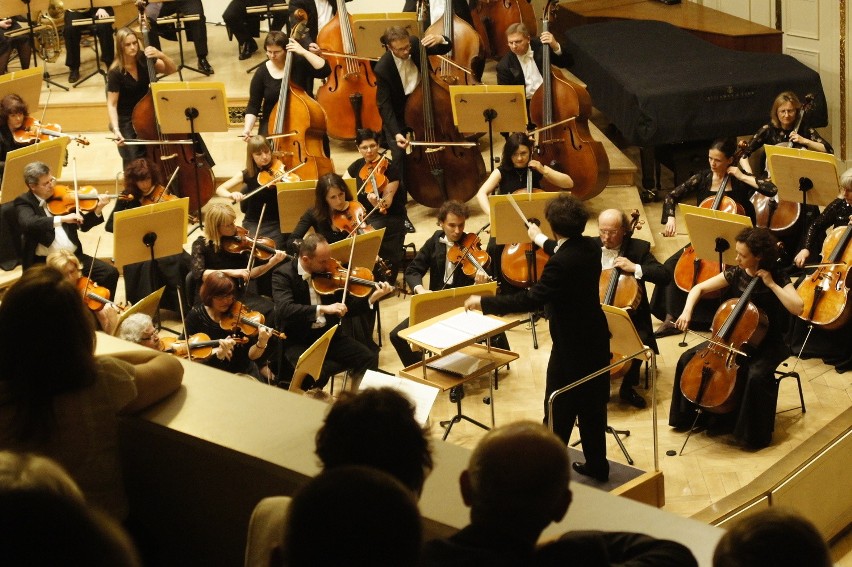 Filharmonicy Poznańscy wykonali w piątek "Pierścień bez...