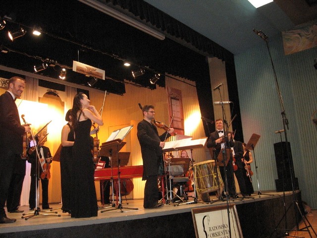 W finale orkiestra zagrała suitę Jeana Baptiste Lully'go z muzyki do opery "Mieszczanic szlachcicerm" Moliera