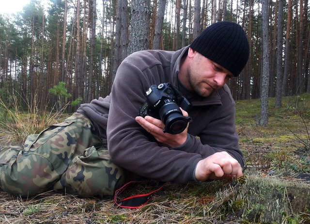 Piotrem Szumigaj początkującym fotografom przyrody zaleca ciągłe poszerzanie wiedzy przyrodniczej i dużo cierpliwości