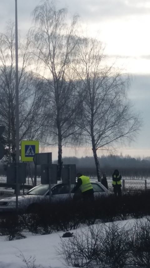 AGRO powstanie 2019 w Świętokrzyskiem. We wtorek rolnicy blokowali ważne skrzyżowanie dróg krajowych 9 i 79