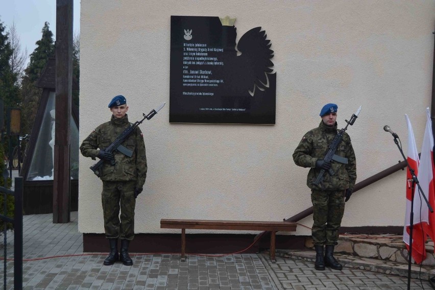 Odsłonięcie w Lęborku tablicy poświęconej Żołnierzom Wyklętym [ZDJĘCIA]