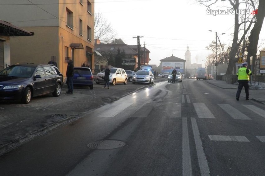 Groźny wypadek w Rybniku: 48-letni kierowca w szpitalu