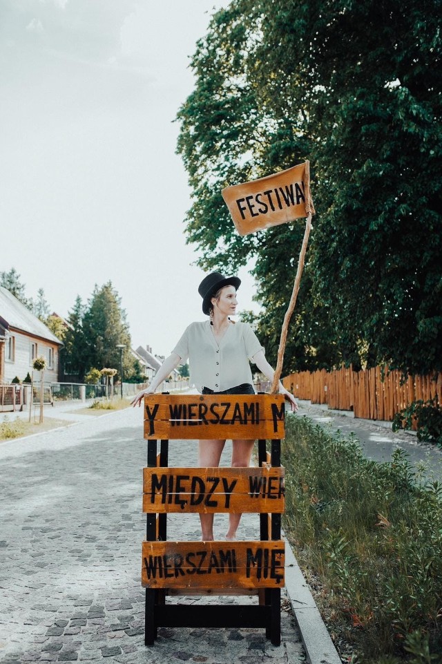 Festiwal "Między wierszami" to nowa impreza na kulturalnej mapie Podlasia pilotowana przez Teatr Wierszalin. Organizatorzy marzą, aby wydarzenie na stałe wpisało się w artystyczną historię regionu i całej Polski (na zdj. Katarzyna Wolak).