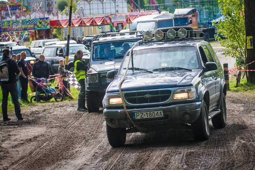 Wronki: Rajd samochodów terenowych