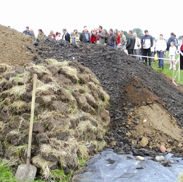 Dzięki wykopaliskom wiemy na pewno, że na terenach Puszczy Białowieskiej ludzie mieszkali już tysiąc lat temu i wcześniej.