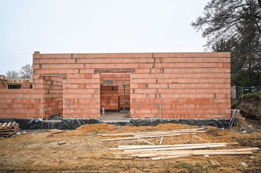 Już widać pierwsze ściany nowego przedszkola w Gnaszynie