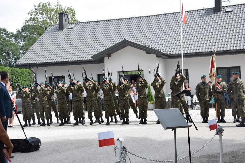 Mieszkańcy uhonorowali 11 chłopów z Masłomiącej zamordowanych w obozie Gross-Rosen [ZDJĘCIA]