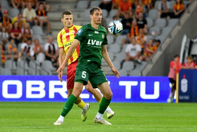 Aleks Petkov (na zielono), podstawowy obrońca Śląska Wrocław, został powołany do reprezentacji Bułgarii