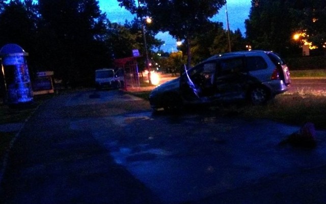 - Dzisiaj 10.06.2016 około godziny 21:15 miał miejsce wypadek na skrzyżowaniu ulic Radzymińska/Białostoczek - napisał do nas Internauta