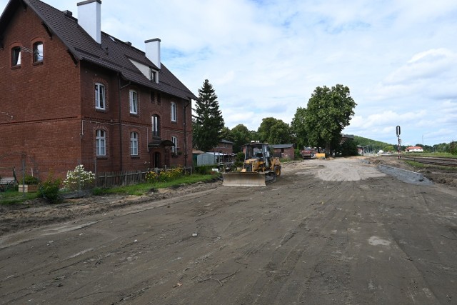 W Kępicach trwa budowa drogi dojazdowej do targowiska oraz miejsc parkingowych.
