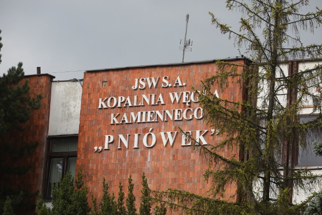 Akcja pożarowa w kopalni Pniówek, wycofano z wyrobisk siedmiu pracowników