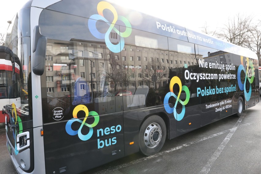 Autobus wodorowy NesoBus jest obecnie testowany m.in. w...