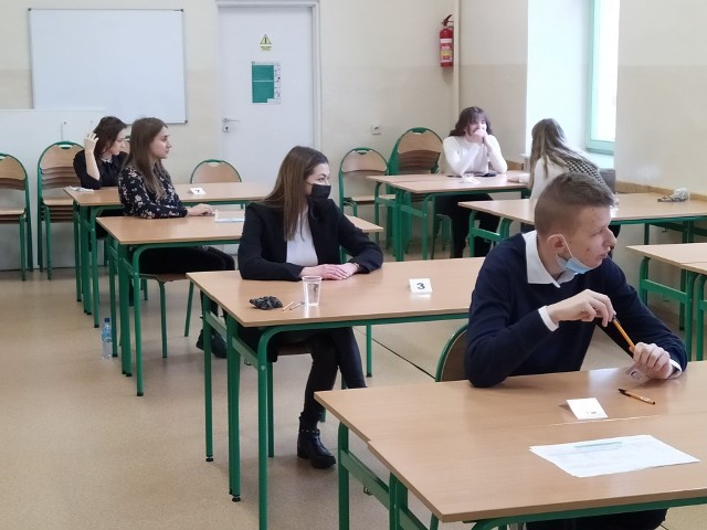 Do tegorocznej próbnej matury z języka angielskiego w I Liceum Ogólnokształcącym imienia Mikołaja Kopernika w Radomiu przystąpiło 72 uczniów.