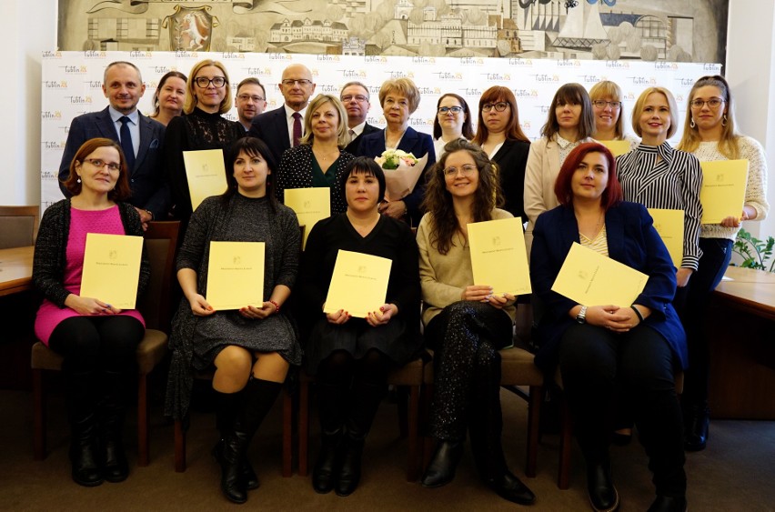 Nauczyciele złożyli ślubowanie. Teraz mają już „mianowanie”