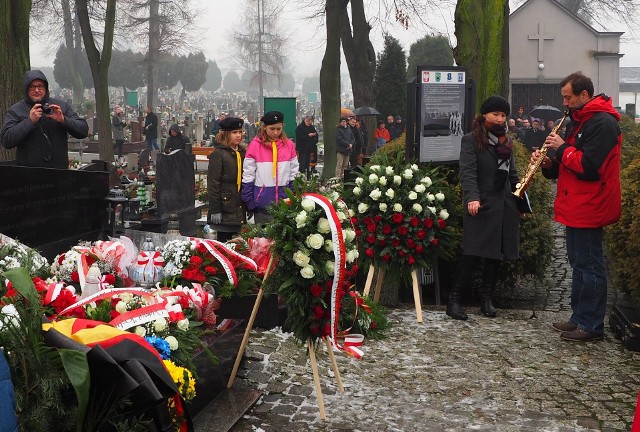 Uroczystości w związku z 75. rocznicą Marszu Śmierci odbyły się na cmentarzu komunalnym w Brzeszczach