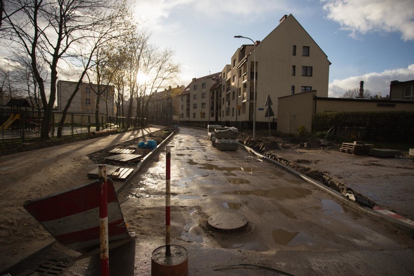 Trwa przebudowa ulicy Małachowskiego w Słupsku. Remont dzięki rządowym dotacjom [ZDJĘCIA]