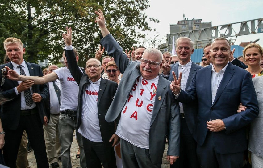 Lech Wałęsa ma problemy finansowe? "Nie będę prosił, nie...