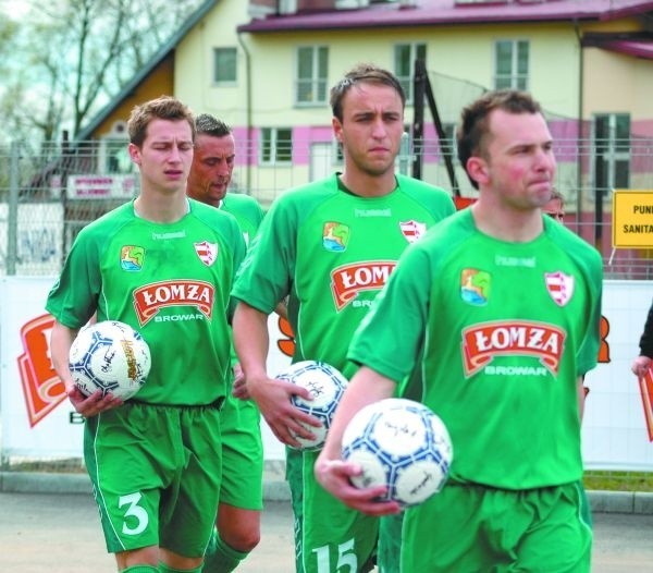 Paweł Jurgielewicz (w środku)już odszedł z ŁKS. Niedługo w jego ślady mogą pójść kolejni gracze. Ale klub ma nadal istnieć.