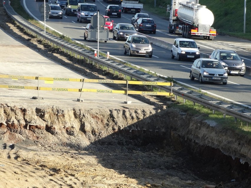 Gigantyczny korek na autostradzie A4 spowodowany jest...