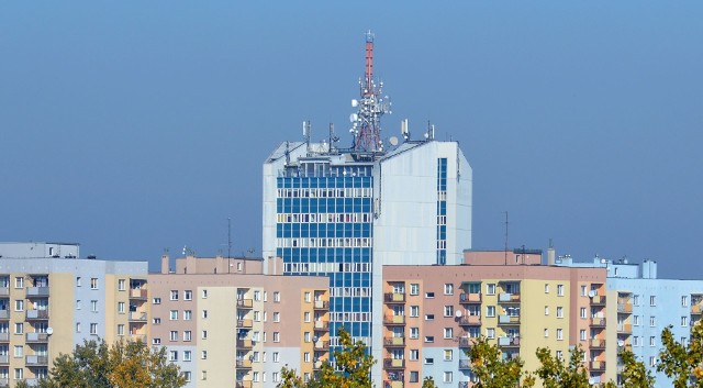 Biurowiec „Mostostal” jest w centrum Stalowej Woli, to jeden z najwyższych budynków w mieście, wymaga modernizacji