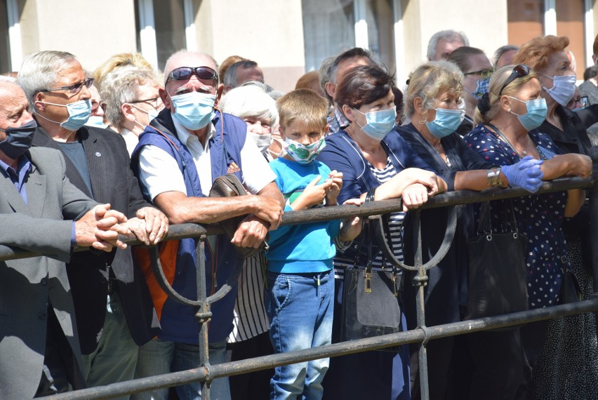 Tłumy pożegnały w Koźlu ks. dr Alfonsa Schuberta. Ciało duchownego złożono do grobu przy kościele pw. św. Zygmunta i św. Jadwigi Śląskiej