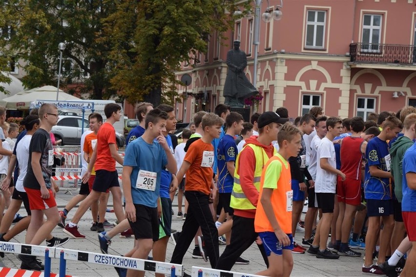 Bieg Złota Mila w Częstochowie. Najwięcej młodych zawodników ZDJĘCIA 